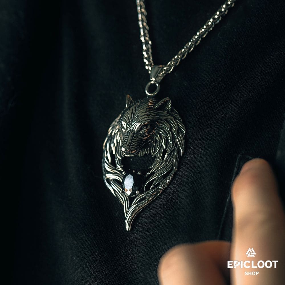 Nordic Wolf Fenrir Hold Black Gemstone Necklace