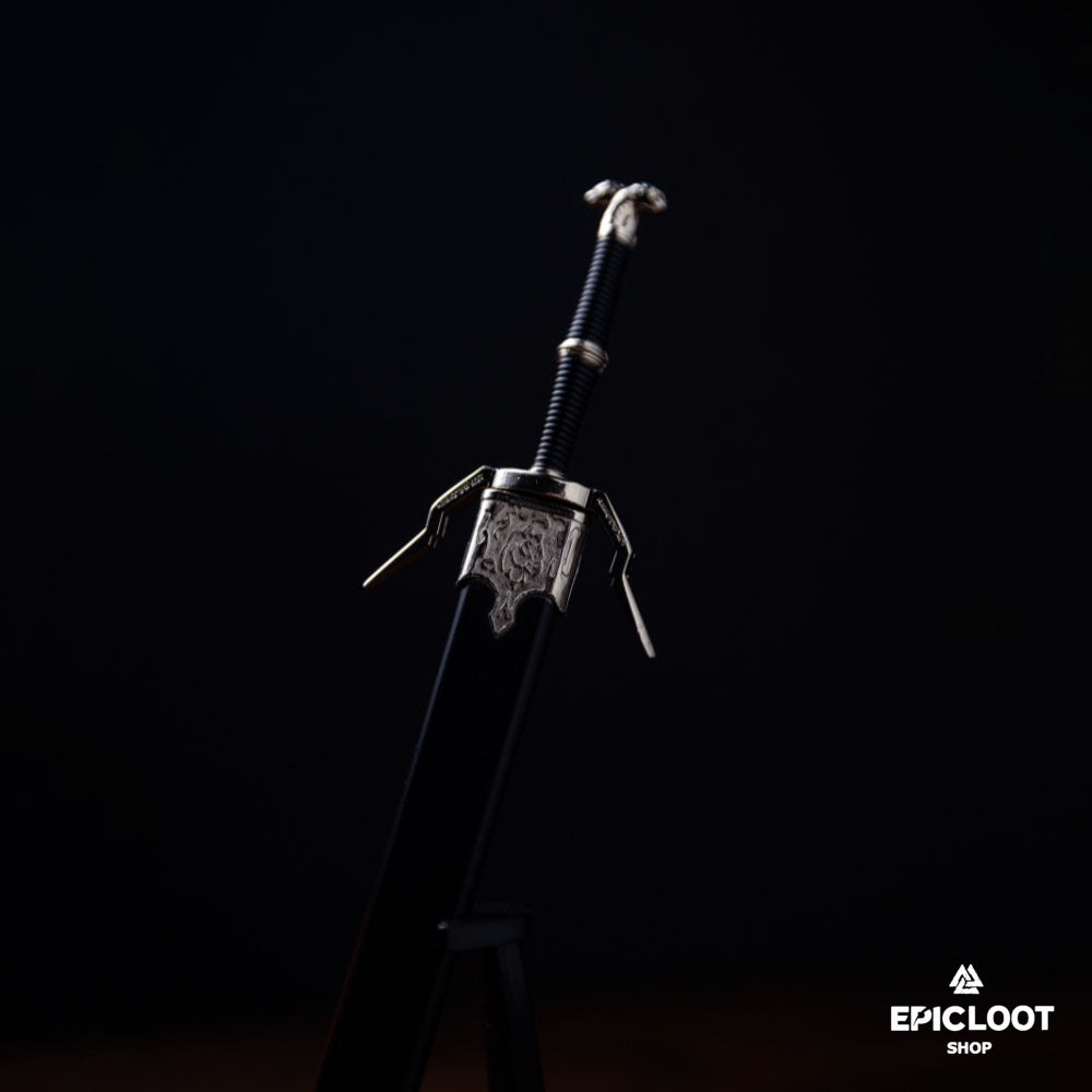 Silver Guardian Blade: Echo of Ancient Legends