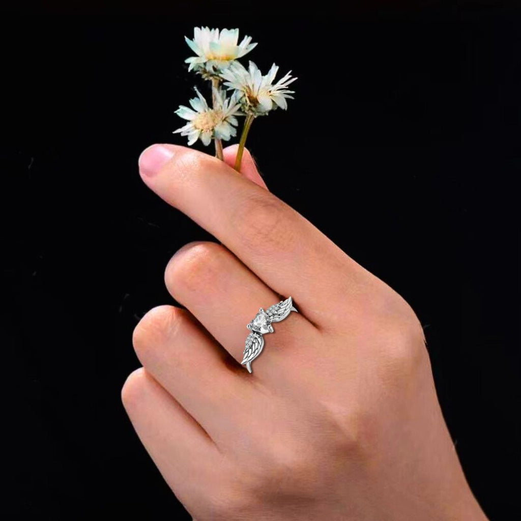 Heart of Freedom - Norse Women's Ring - Close-up | Epic Loot Shop