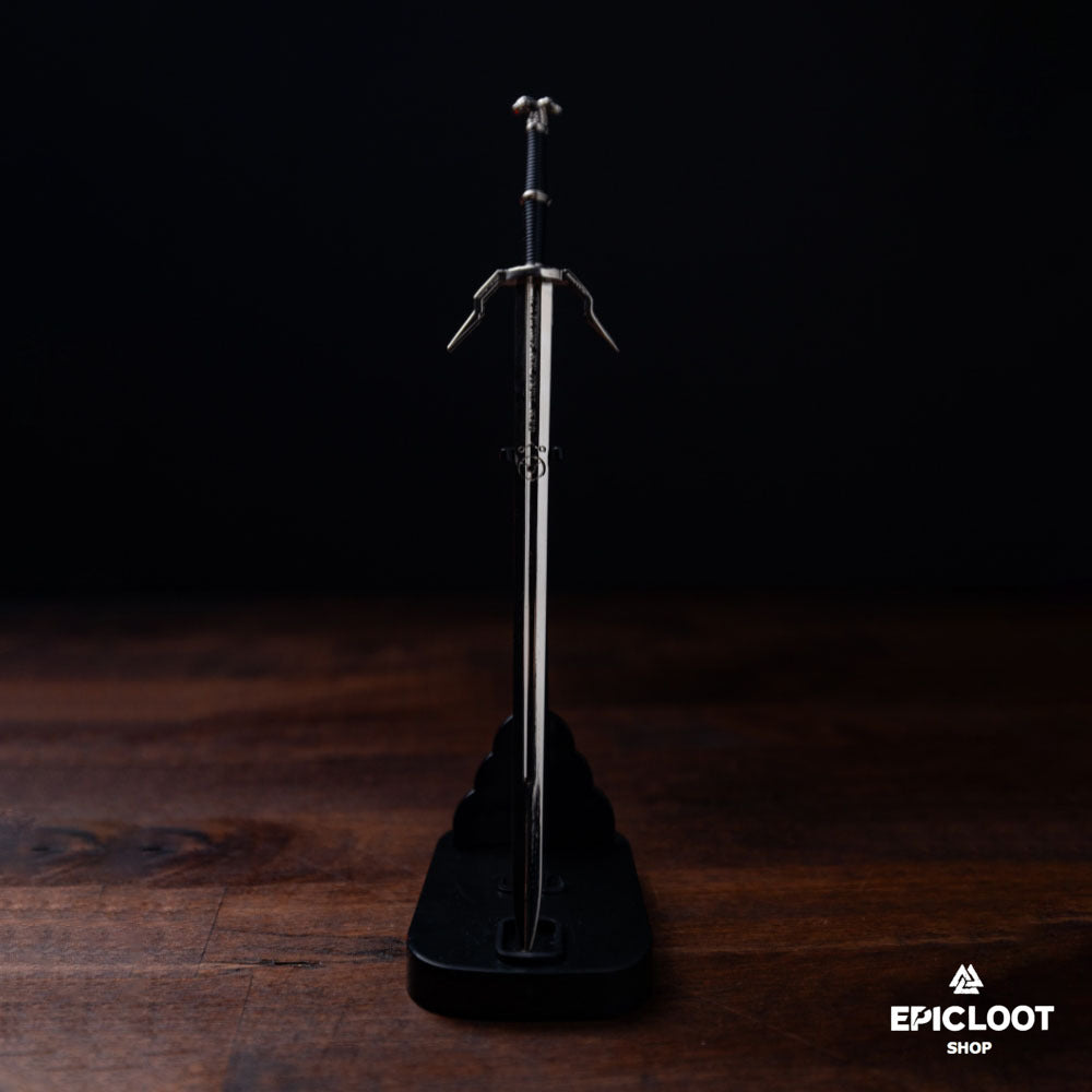 Silver Guardian Blade: Echo of Ancient Legends