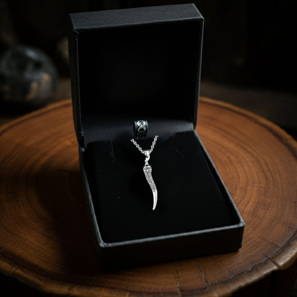Horn of Valor Pendant - Viking Necklace - Alternative Angle | Epic Loot Shop