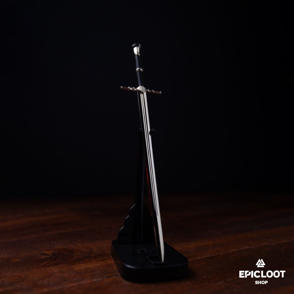 Medieval Warrior's Steel Blade: A Tribute to the Fabled Swordsman
