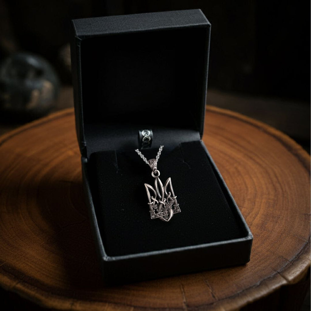Trident of Aegir Necklace - Viking Necklace - Close-up | Epic Loot Shop
