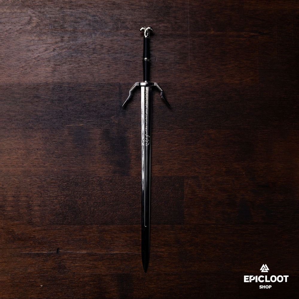 Silver Guardian Blade: Echo of Ancient Legends