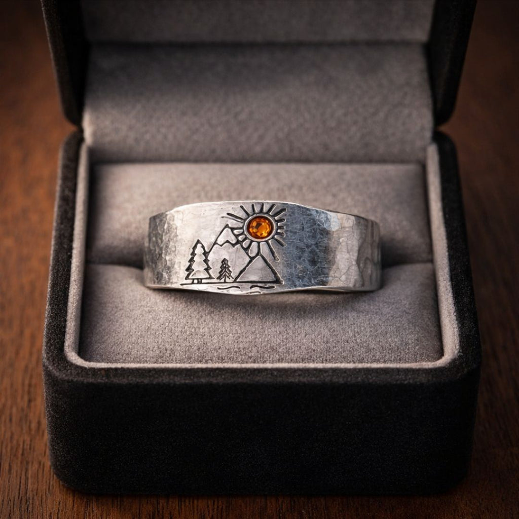 Last Light Trail Ring - Norse Women's Ring - Close-up | Epic Loot Shop