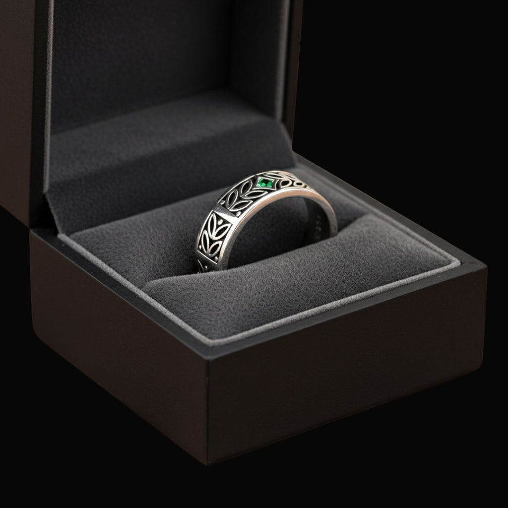 Verdant Knot Ring - Norse Women's Ring - Close-up | Epic Loot Shop