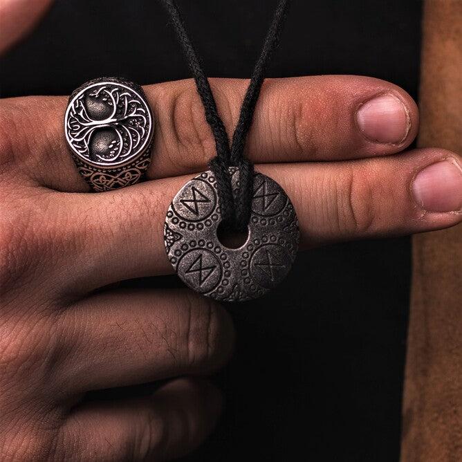 Dagaz Rune Pendant Neckalce
