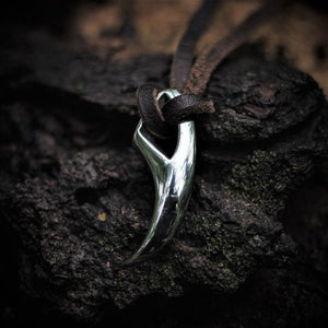 Collana con Zanne di Lupo