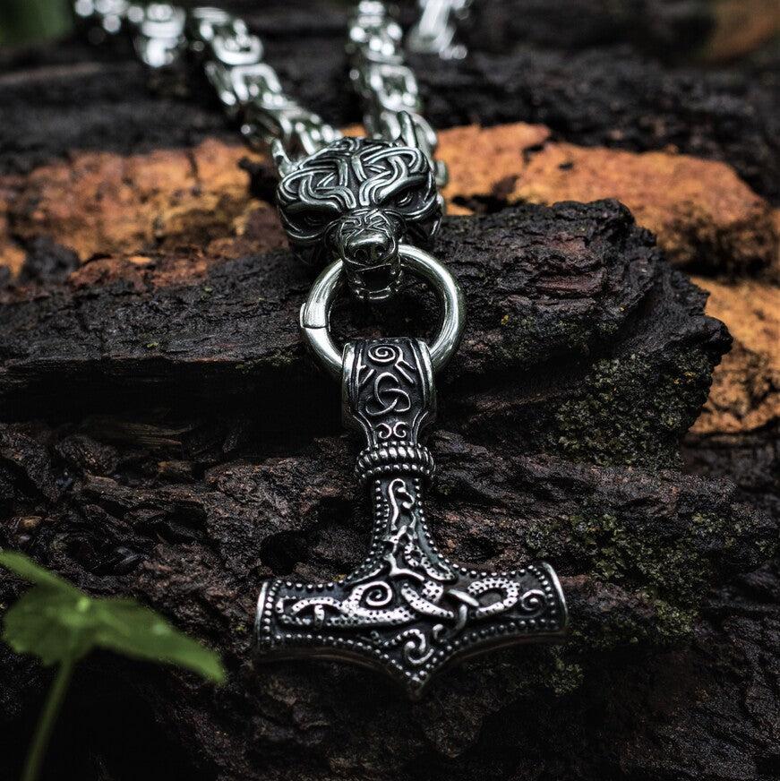 King Chain Fenrir Holding Mjolnir Pendant