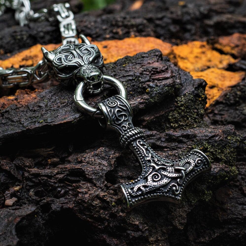 King Chain Fenrir Holding Mjolnir Pendant