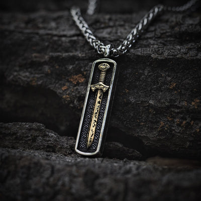 Collana Con Spada Da Guerriero Vichingo