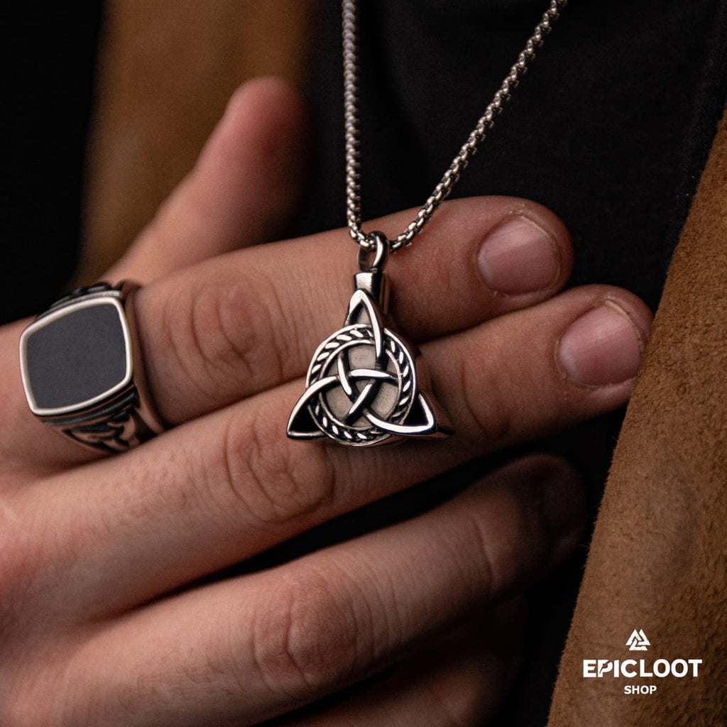 Stunning Celtic Trinity Knot Pendant