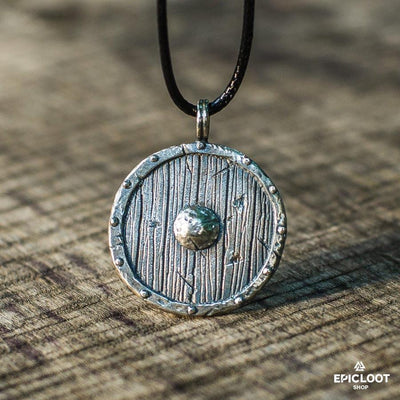 Pendente a Scudo Vichingo Antico in Argento 925