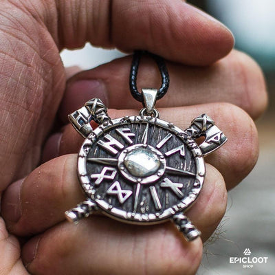 Pendente Vichingo Ascia e Scudo in Argento 925 con Rune