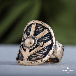 Bronzový prsten s vikingským štítem