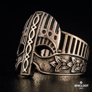 Bronzový vikingský prsten s vikingskou helmou