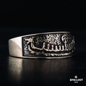 Bronzový ručně vyrobený vikingský prsten se symbolem Drakkaru