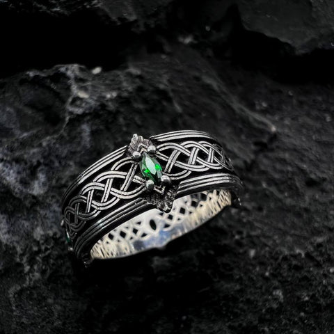 Vintage Celtic Knot Zircon Witch Ring