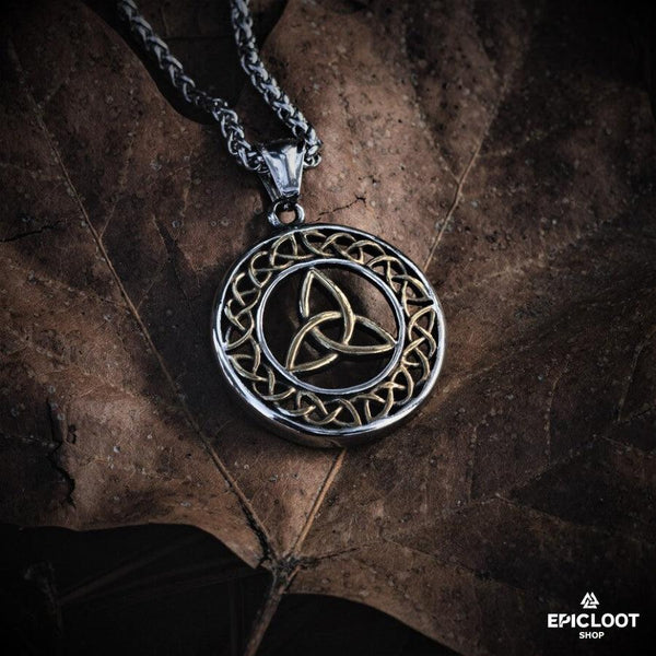 Celtic Trinity Knot Pendant Necklace - Viking Necklace - Side Profile | Epic Loot Shop