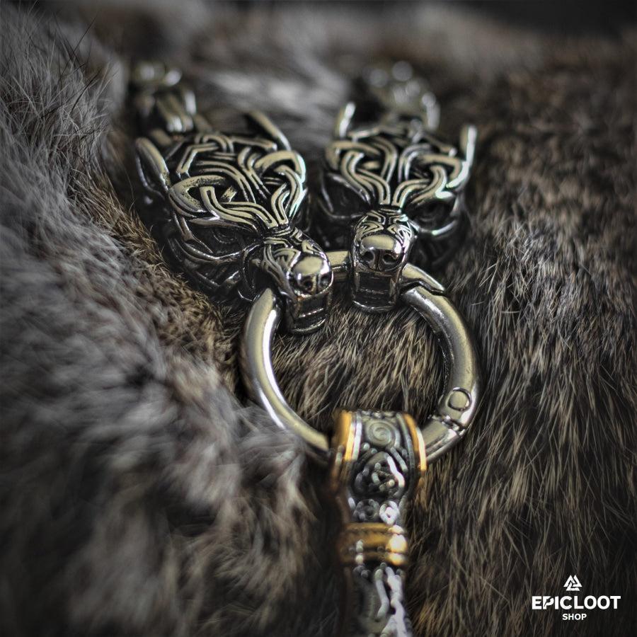 King Chain Wolves Holding Mjolnir Pendant