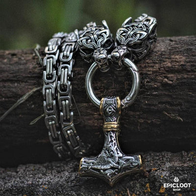 King Chain Wolves Holding Mjolnir Pendant