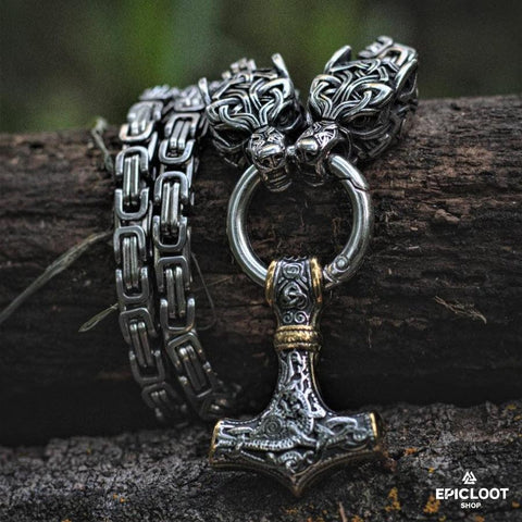 King Chain Wolves Holding Mjolnir Pendant