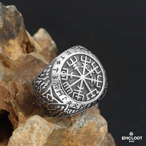 Anello Vegvisir con Rune Nordiche