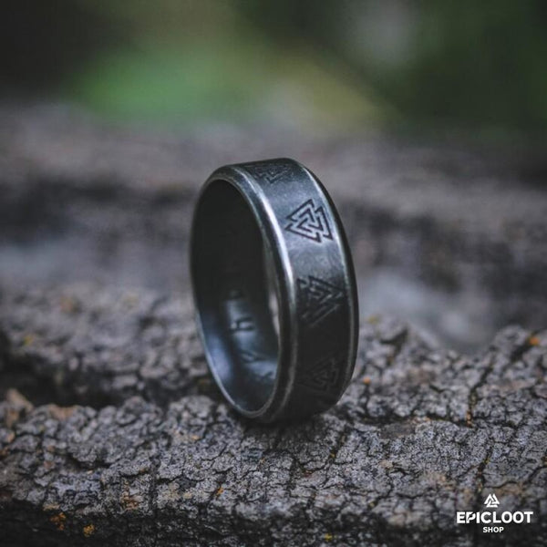 runic-valknut-ring-vikings-