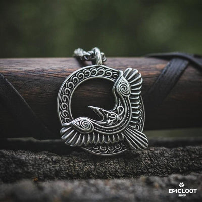 The guarding Raven Necklace