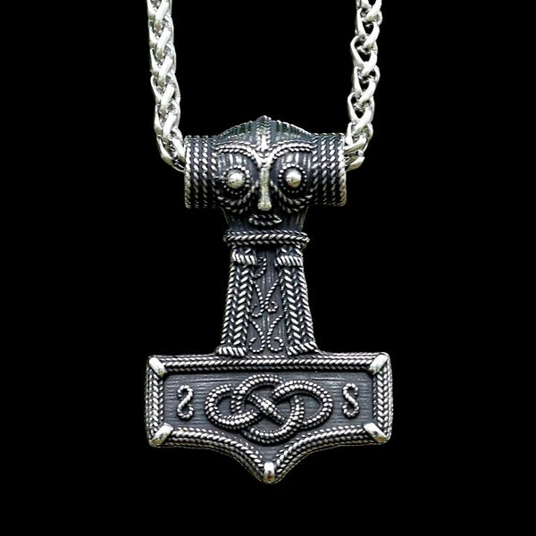Mjölnir's Guardian Pendant: Symbol of Thor's Might