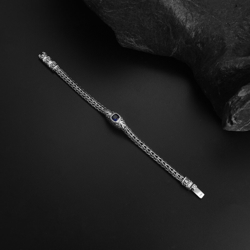 S925 Silver Antique-Inspired Bracelet Featuring a Stunning Blue Corundum