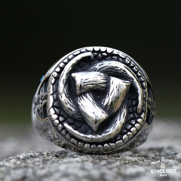 Triple horn Viking Ring - Viking Ring - Close-up | Epic Loot Shop